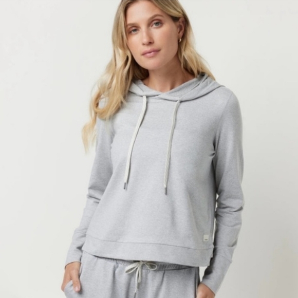Vuori Tops - Vuori Halo Pullover Hoodie